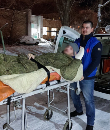 АНО Содействие доставили бойца после ранения в зоне СВО